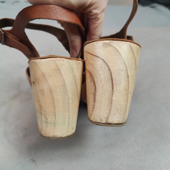 Urban Outfitters Wooden Clogs Sandals Women 10 Tan Leather Strappy Preppy Scandi - Picture 7 of 11